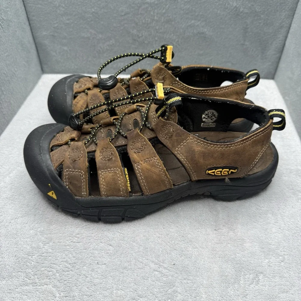 KEEN Newport Men Size 8.5 Brown Leather Waterproof Hiking Water Sandals 1001870